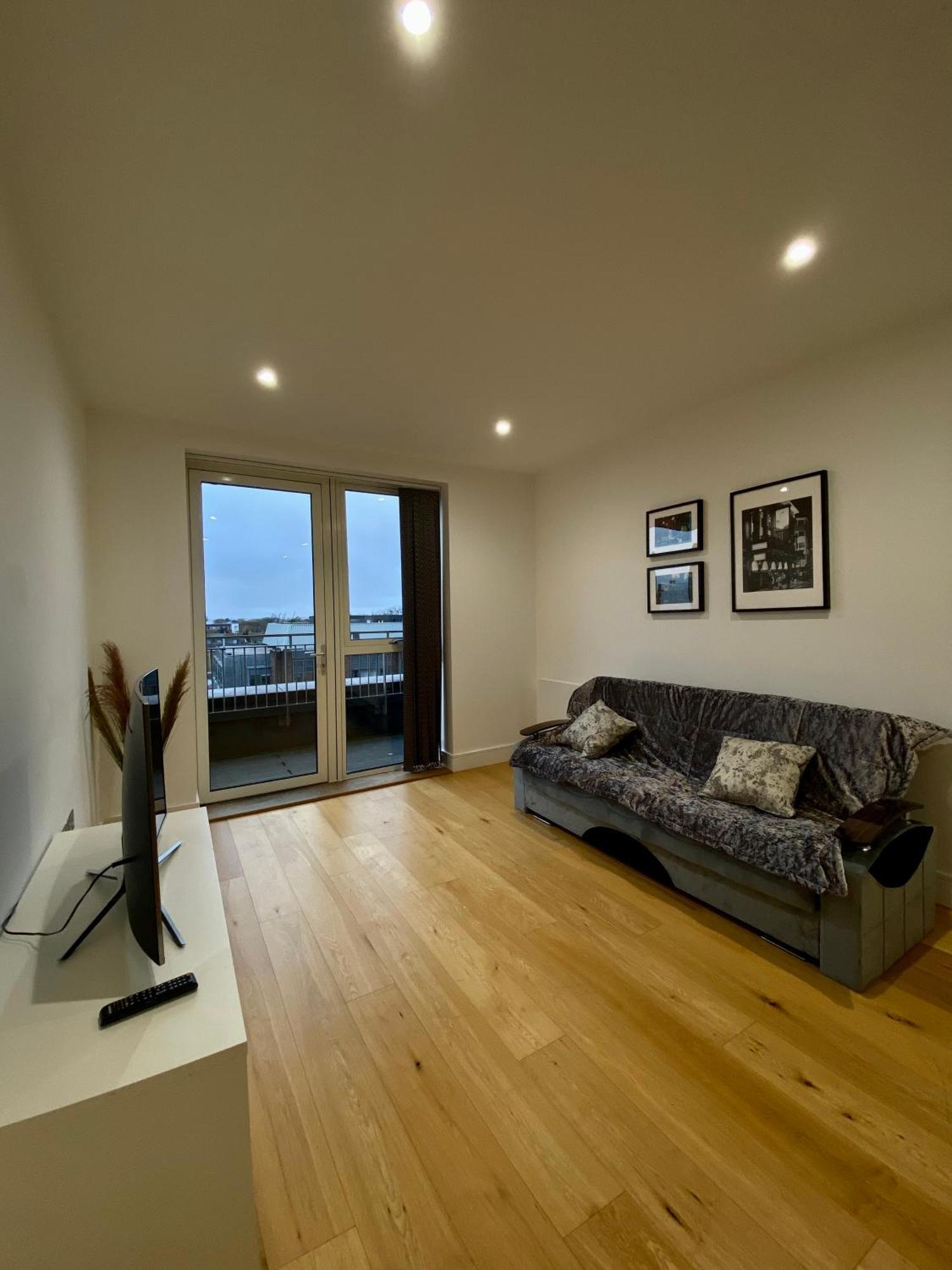 Spacious 2 Bedroom Penthouse Retreat 伦敦 外观 照片