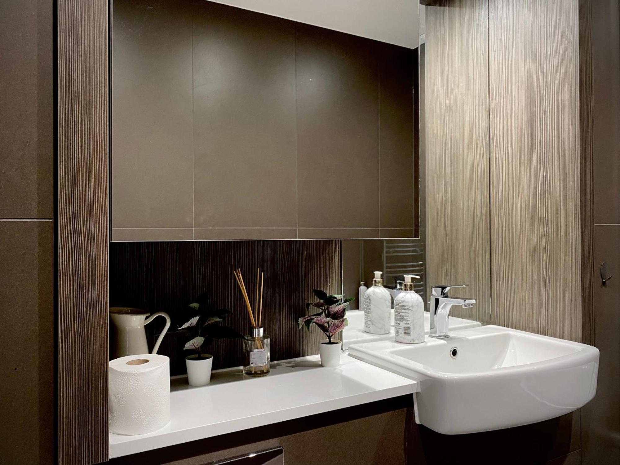Spacious 2 Bedroom Penthouse Retreat 伦敦 外观 照片